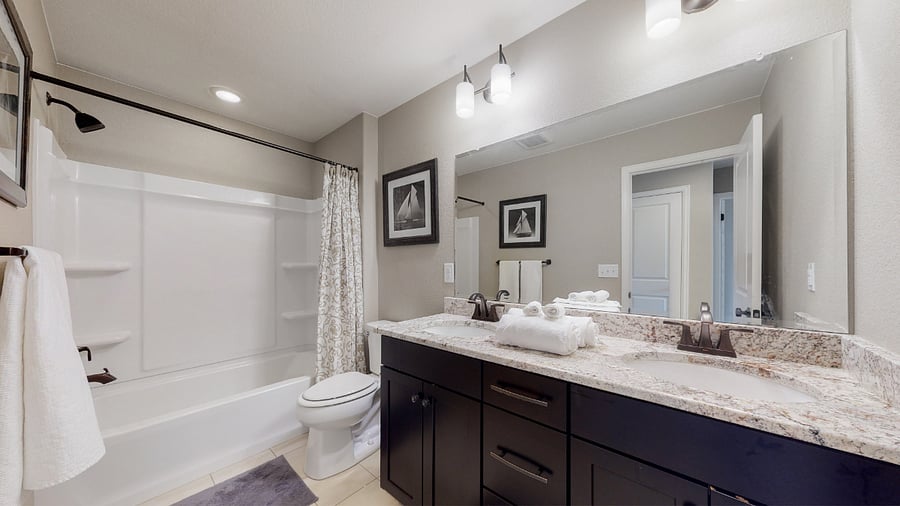 Shared bathroom for queen bedroom and double twin bedroom