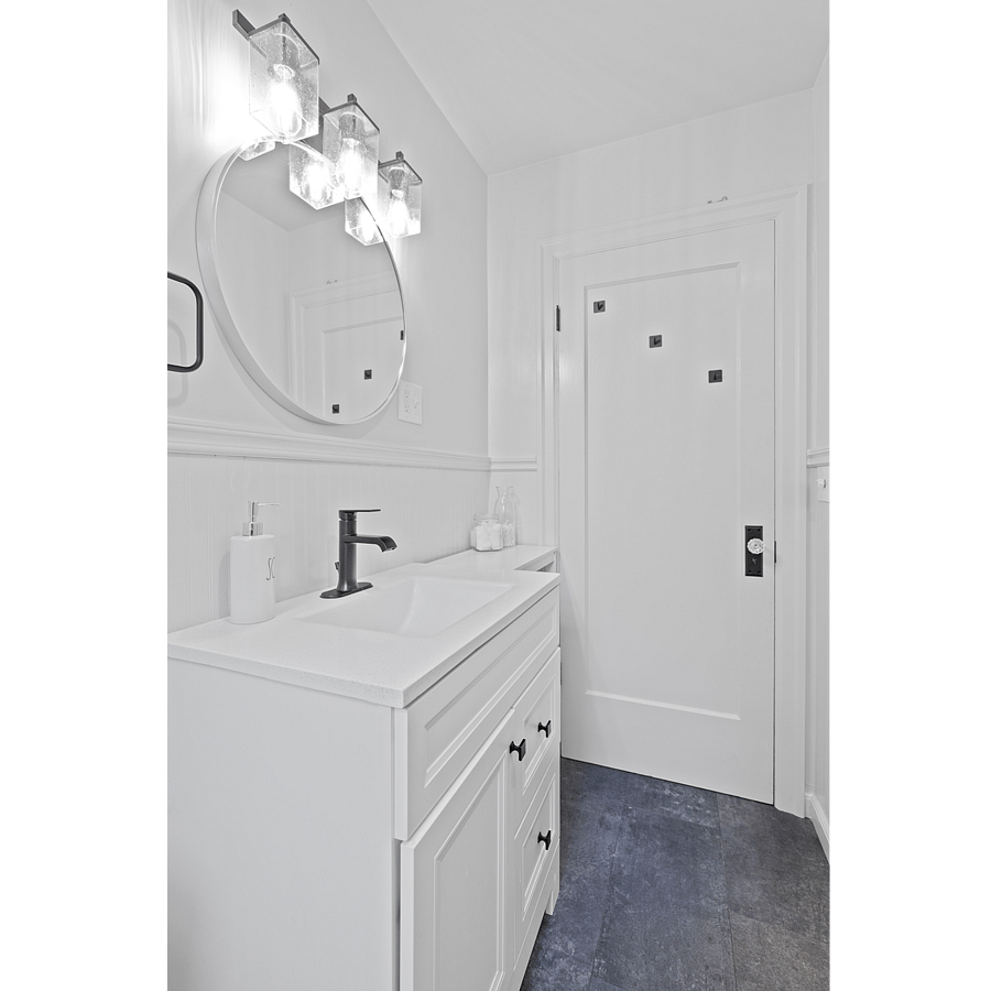 Beautifully updated bathroom