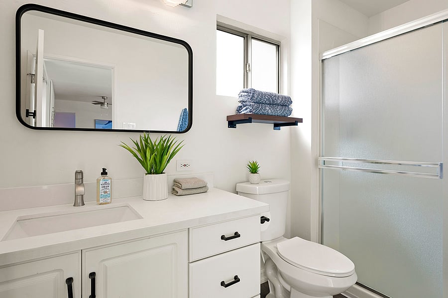 Full bathroom