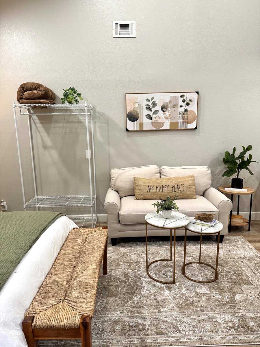 Seating Area/Closet Space