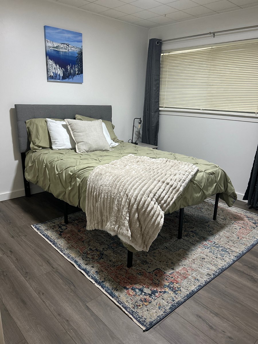 Rm 3- double bed (sleeps 2)