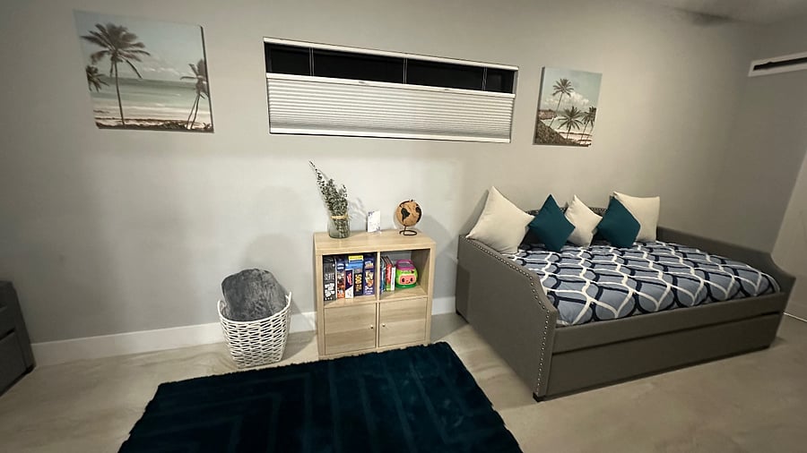 3rd bedroom/Deb - 4 twin beds on trundles, Smart TV.