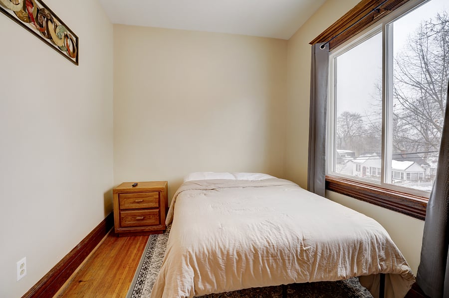 Full size bedroom 2