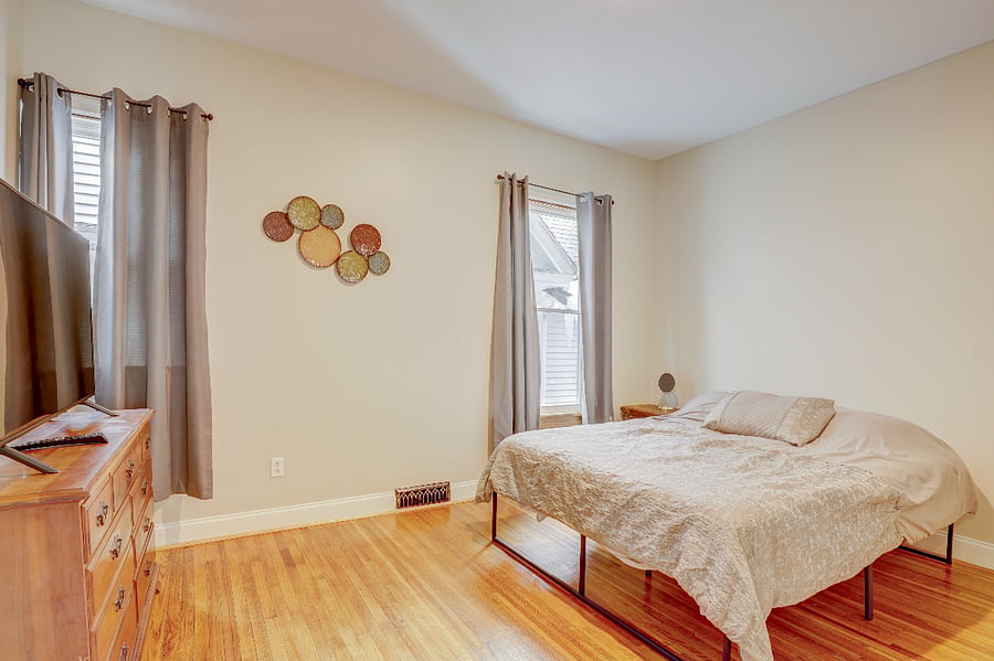 Queen Bedroom
