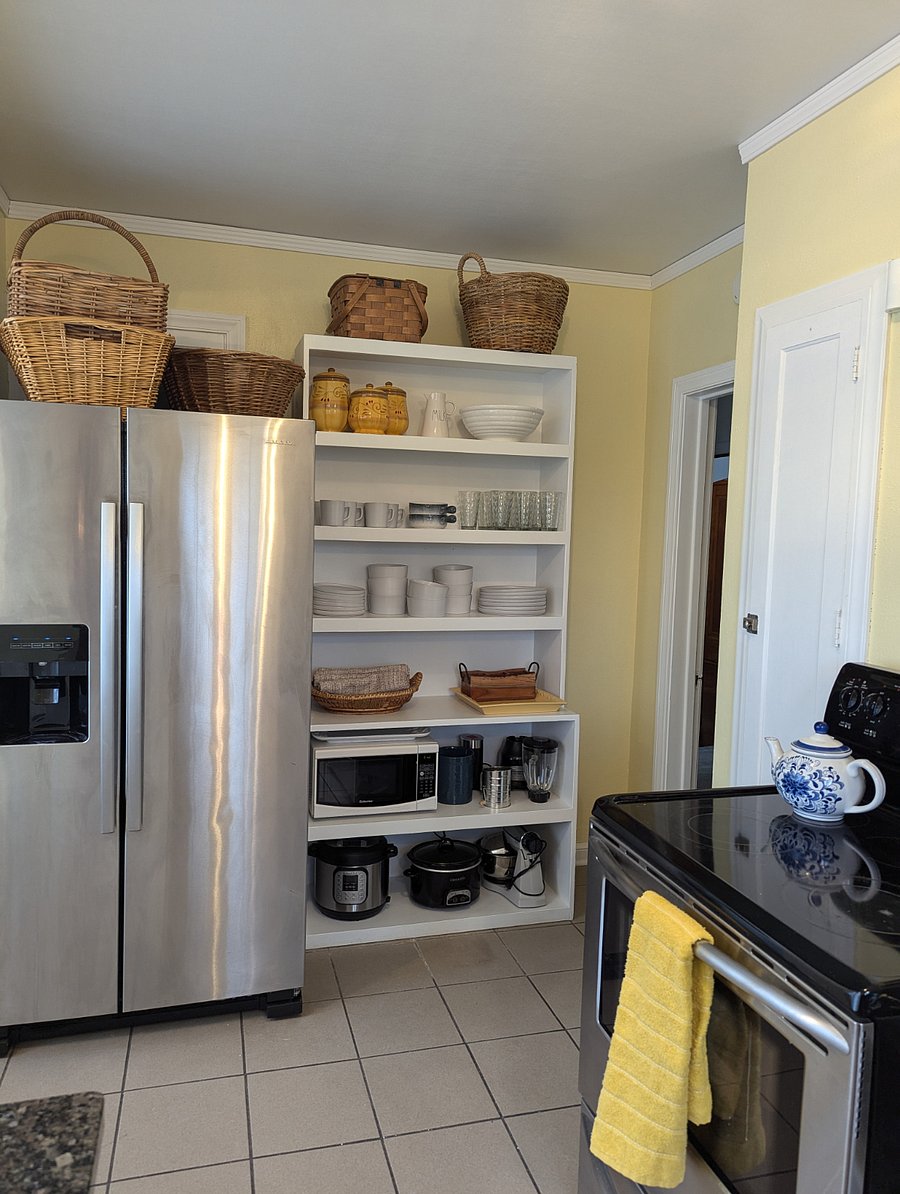 Open shelves make it easy to find things.