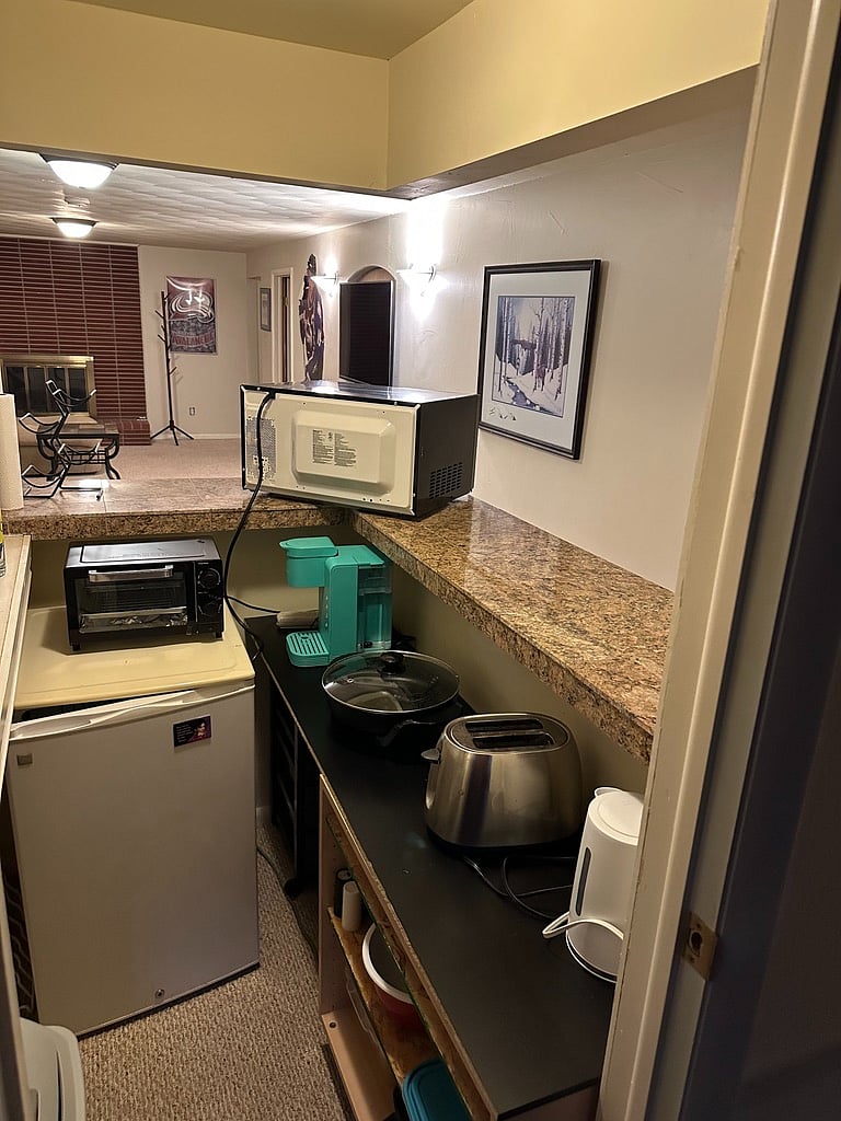 efficiency kitchenette