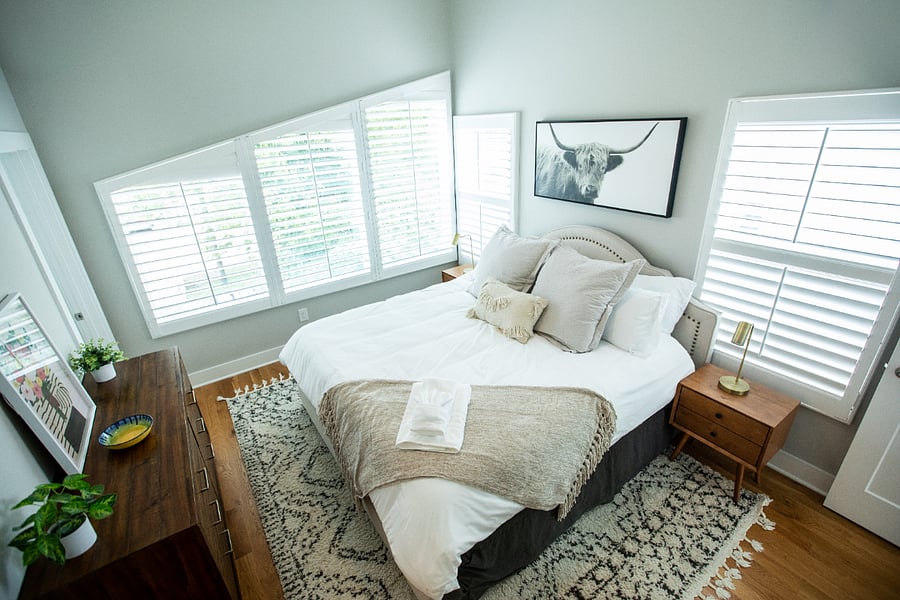 Master Bedroom (King Bed - Overlooks the front of the house / driverway)