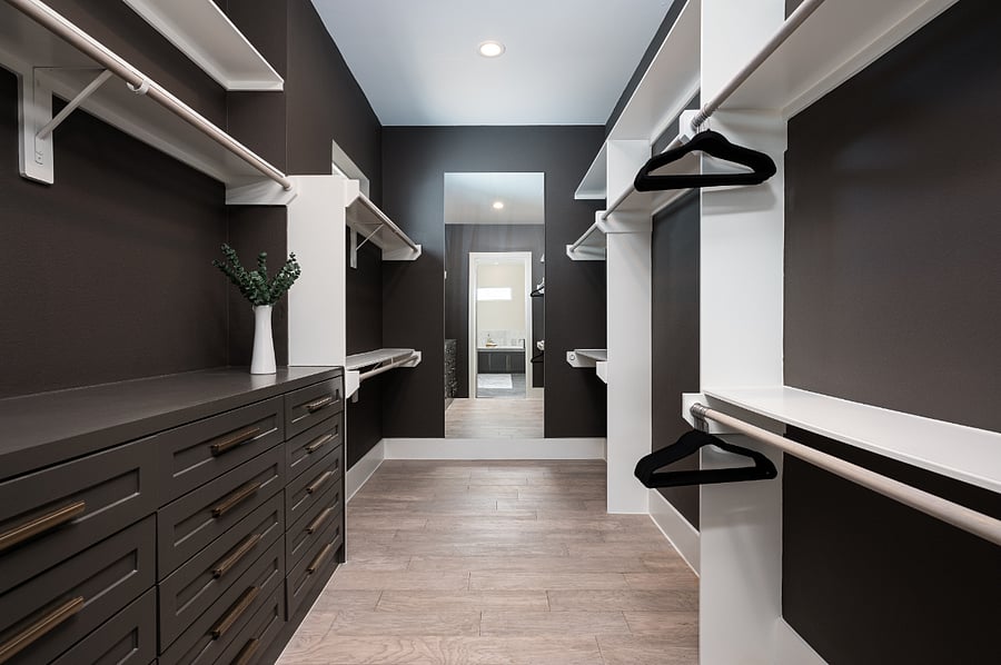 Stay Organized and Stylish in This Spacious Walk-In Closet 