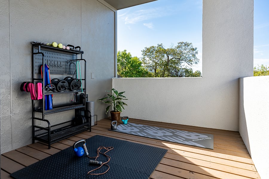 Keep up your fitness routine with this dedicated workout space. 