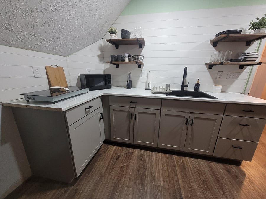 Kitchen with Microwave and Cooktop 
