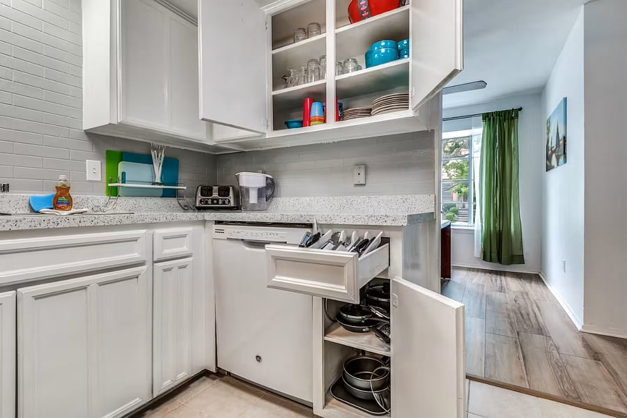Furnished Finder property 784980_1 photo 11