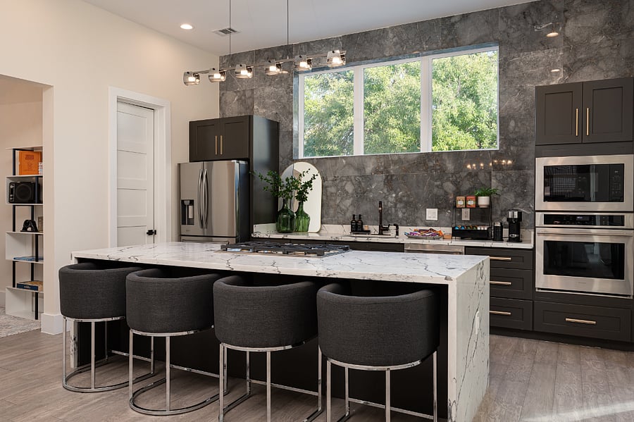 Prepare delicious meals in this fully equipped kitchen with high-end appliances.