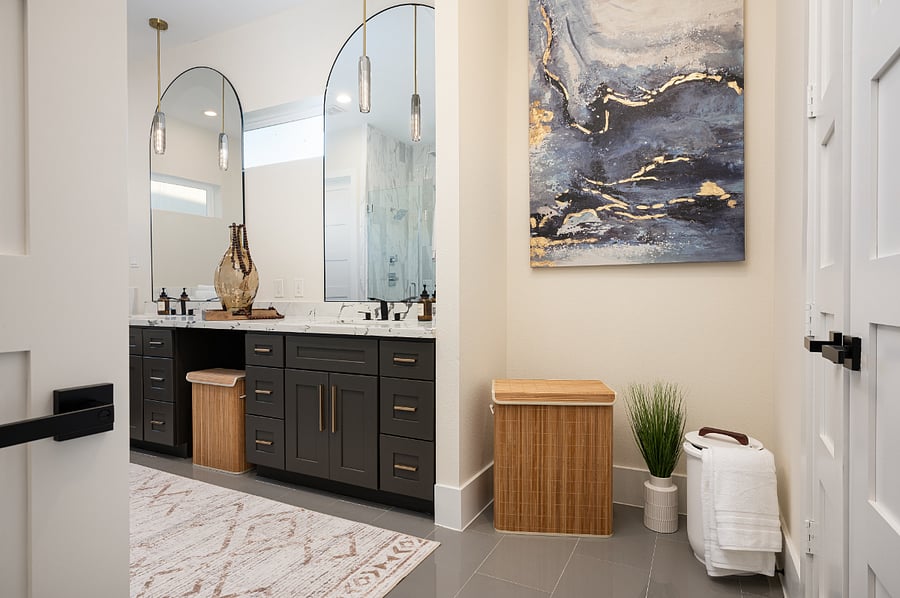 Master bathroom 