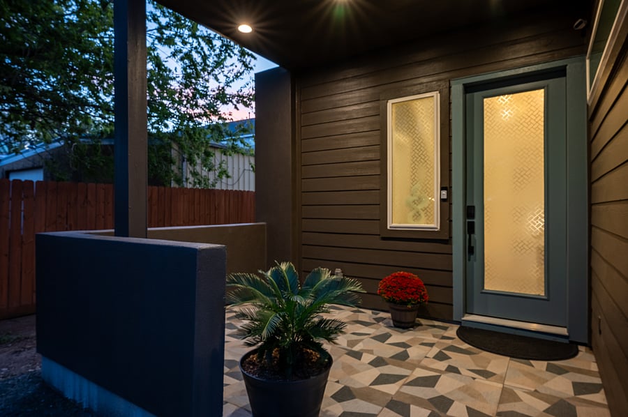 Access to the front porch from the street