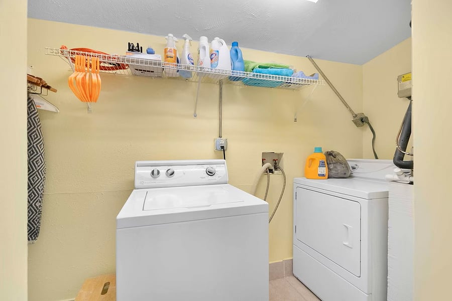 Laundry, shared with cottage