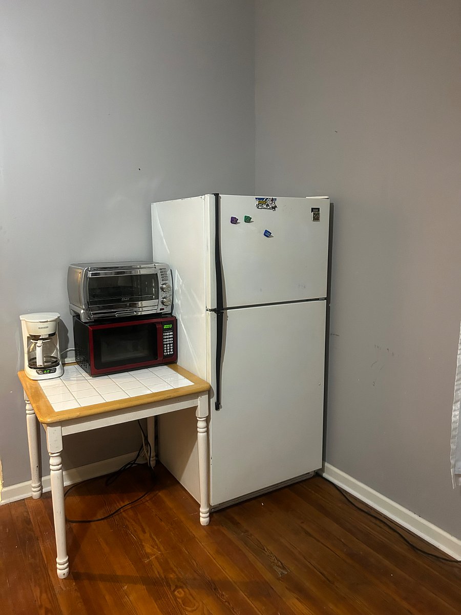 Kitchenette in main room
