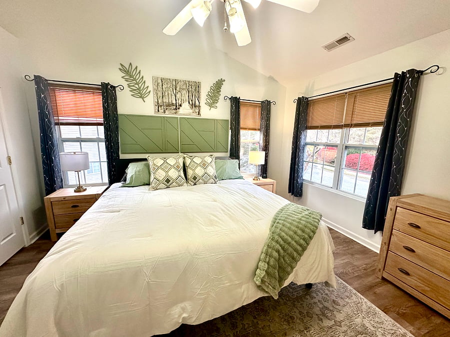 Primary also has blinds and blackout curtains. 