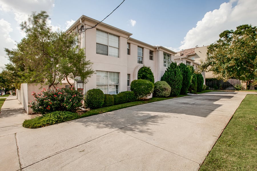 View of front circle driveway from Haskell Ave