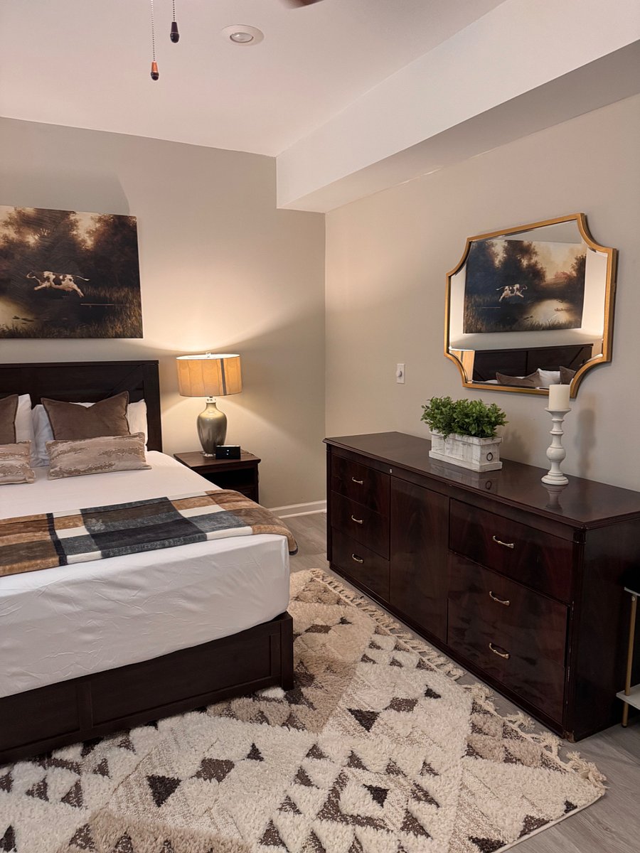 Luxurious Queen bedroom