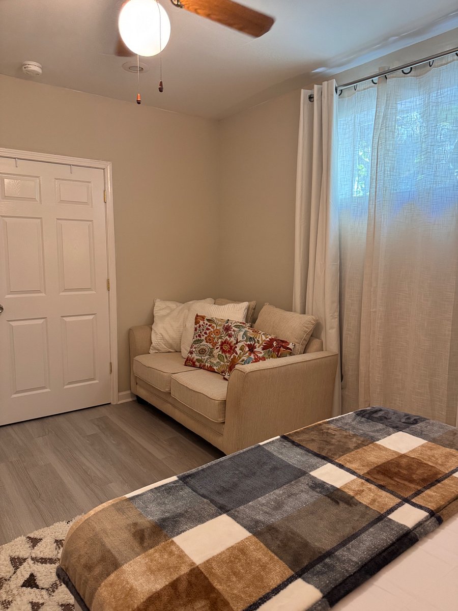 Furnished Finder property 785648_1 photo 23