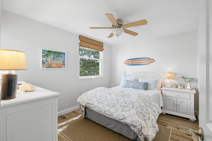 Queen bedroom