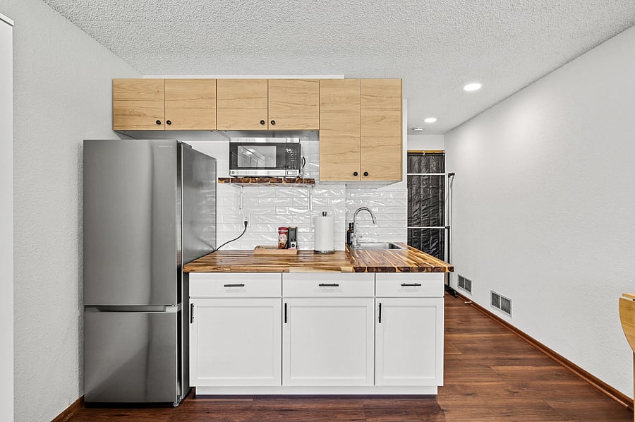 *The microwave is also an air fryer, offering the convenience of a 2-in-1 appliance for both quick heating and crispy cooking! 

Whether you're a novice or an avid cook, this kitchen is designed to serve you well for any purpose, making meal preparation effortless and enjoyable.