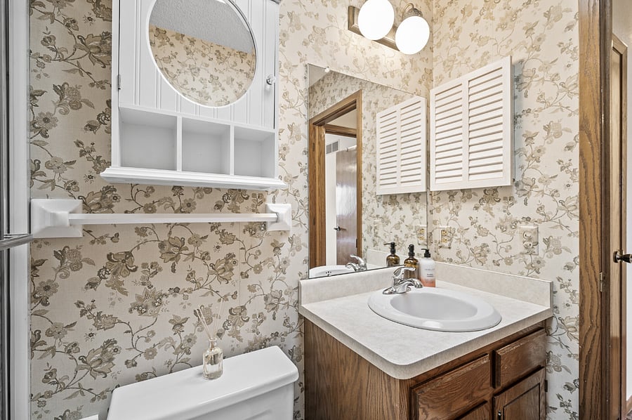 Upstair Bathroom #1: shared bathroom for upstair bedrooms 1 & 2