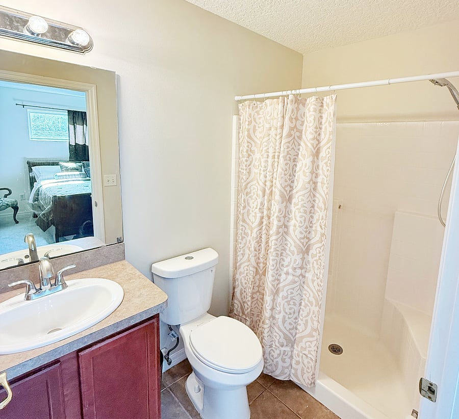 Master Bedroom attached bathroom