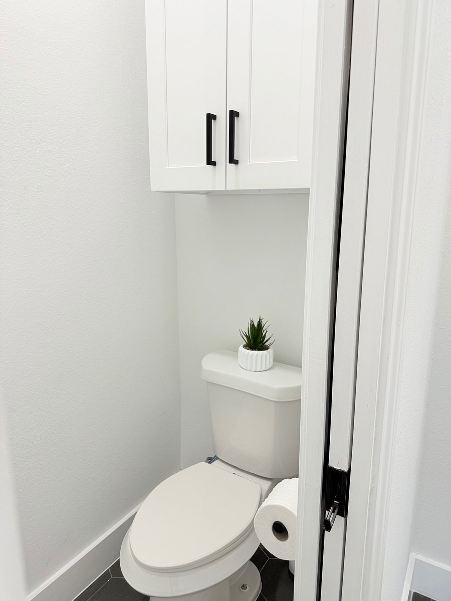 Private Master Bath 3rd flr