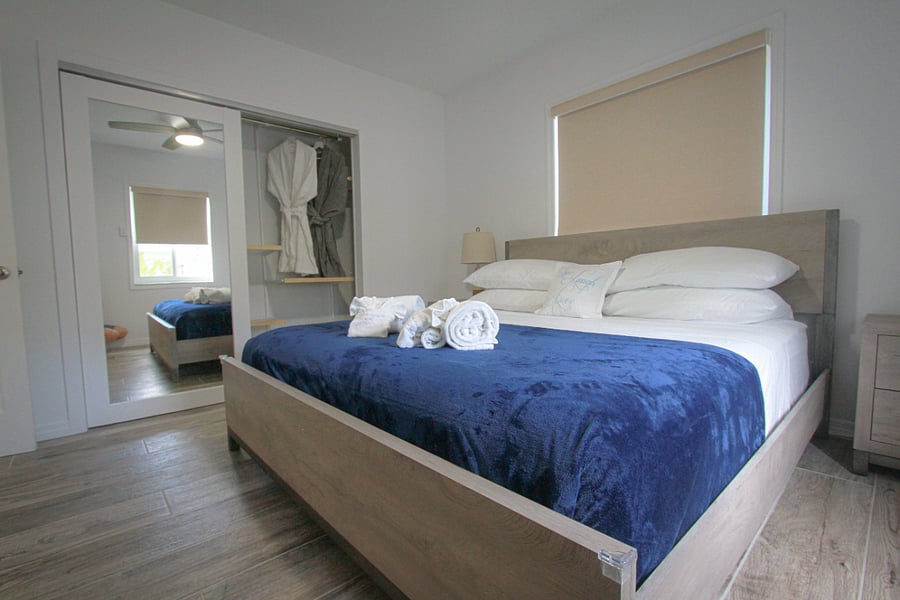 Room (1) King