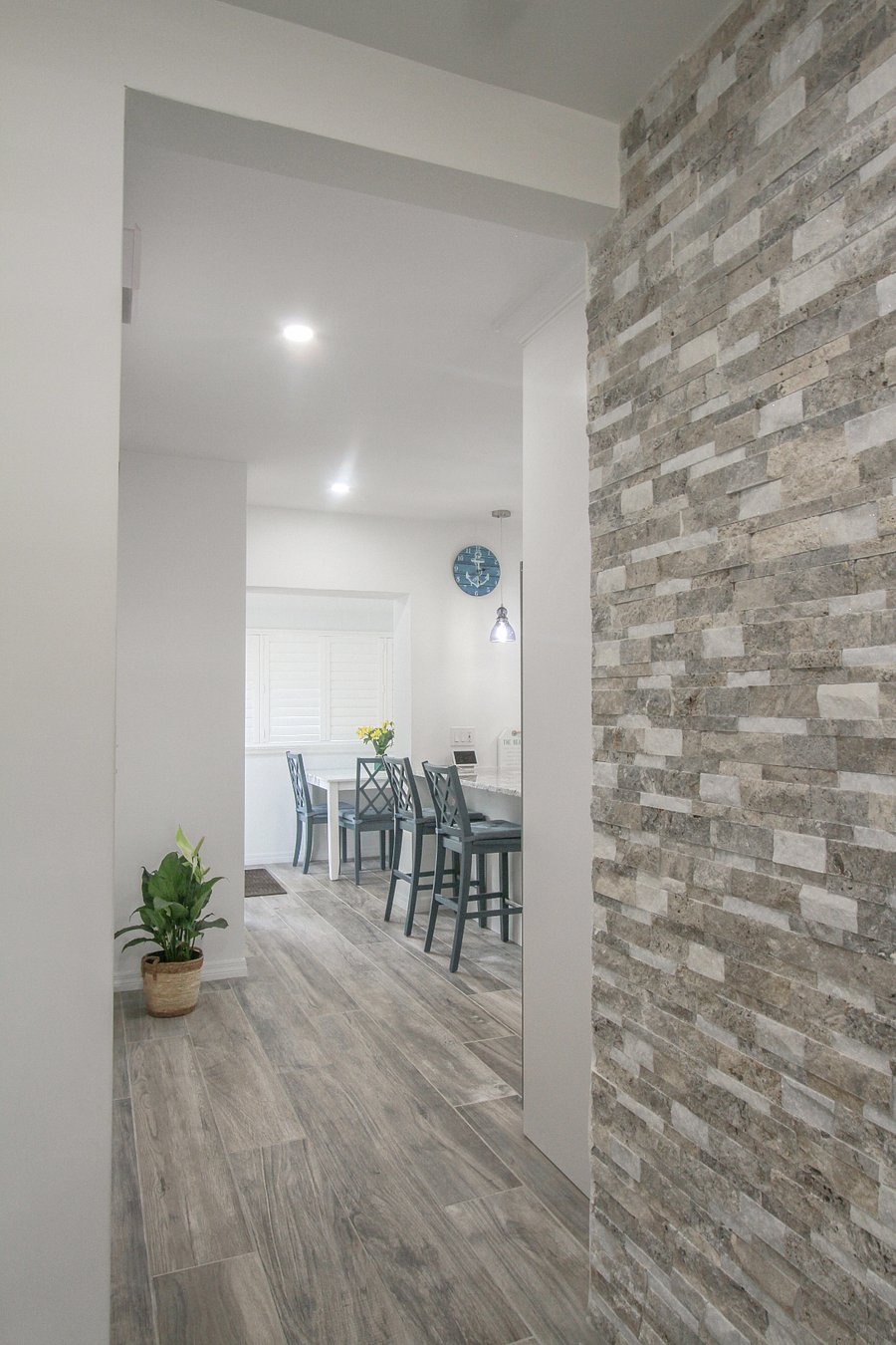 Entrance to Kitchen