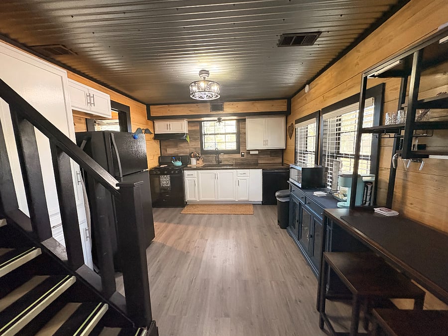 entry to kitchen / bathroom on left hand side