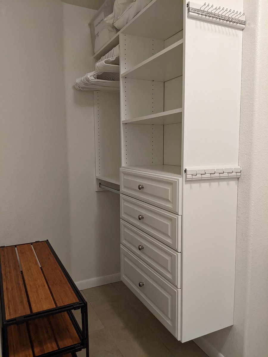 Main bedroom has a walk in closet 