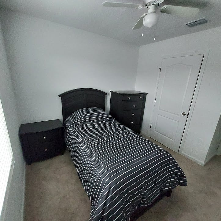 Bedroom 3 with twin bed