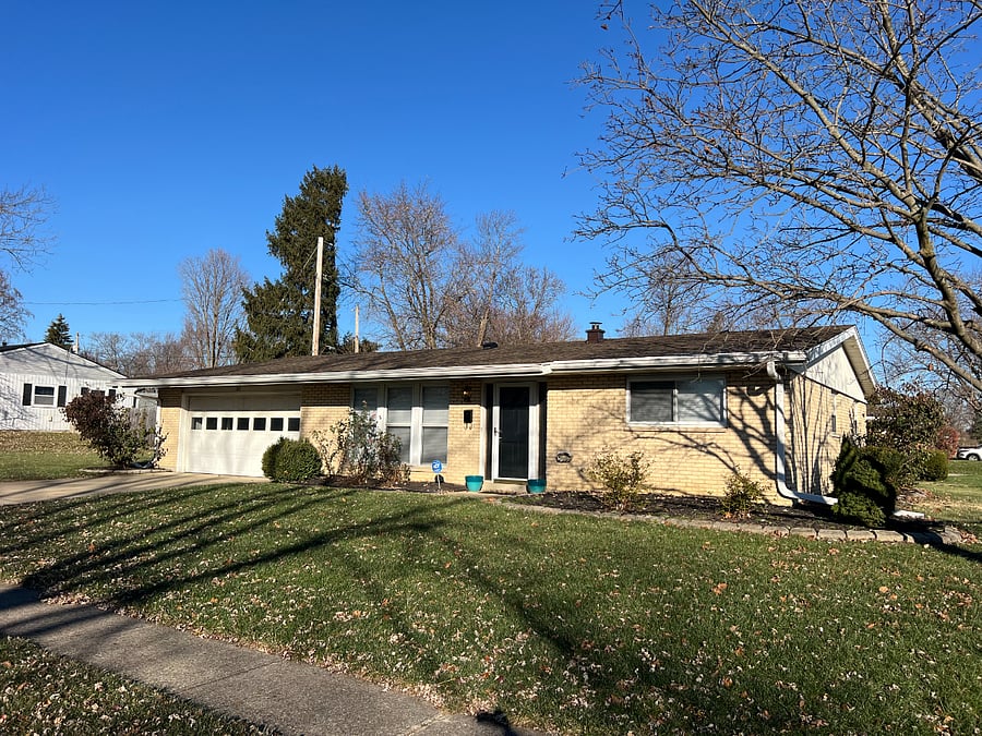 This mid-century modern home since in a nice established neighborhood in the heart of Englewood!