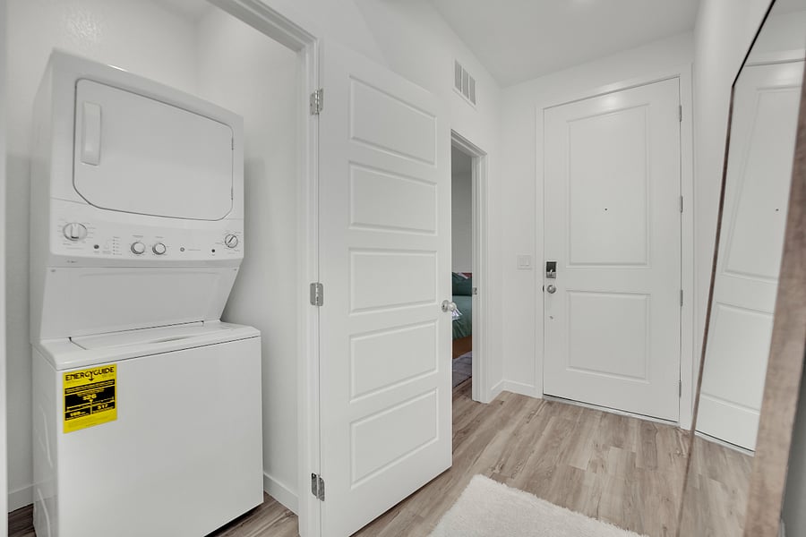 In-unit washer/dryer and full-length mirror