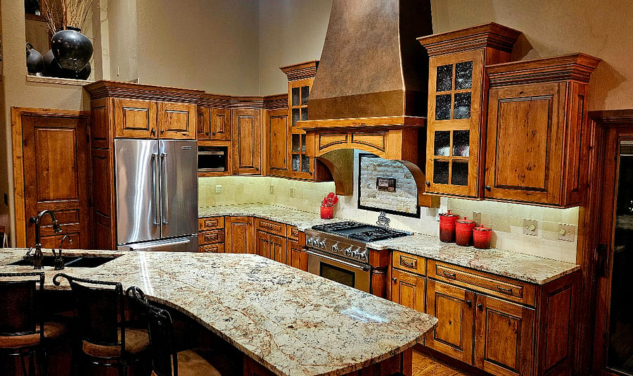 Gourmet Kitchen Fully Stocked
