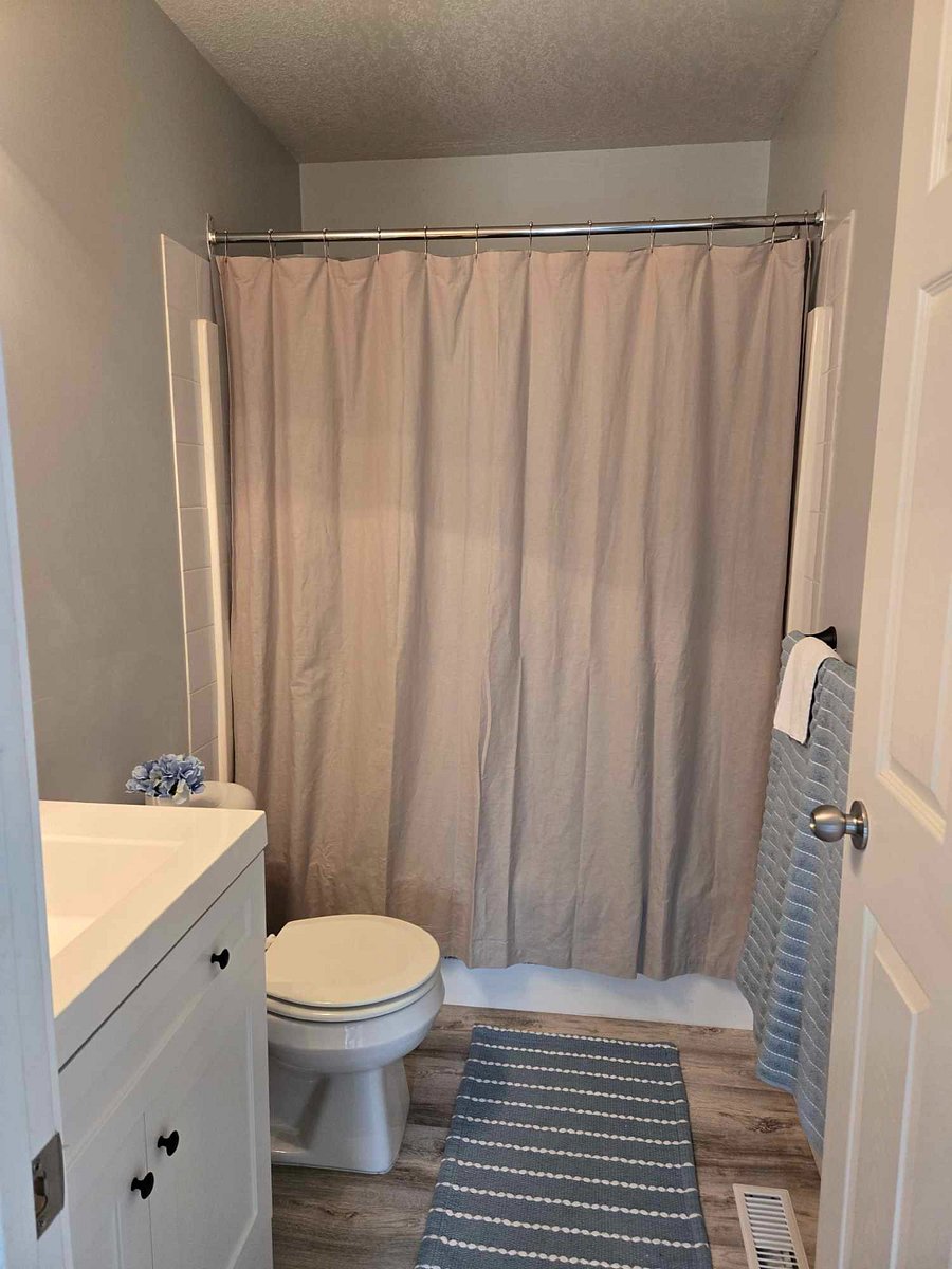 Top level hallway bathroom