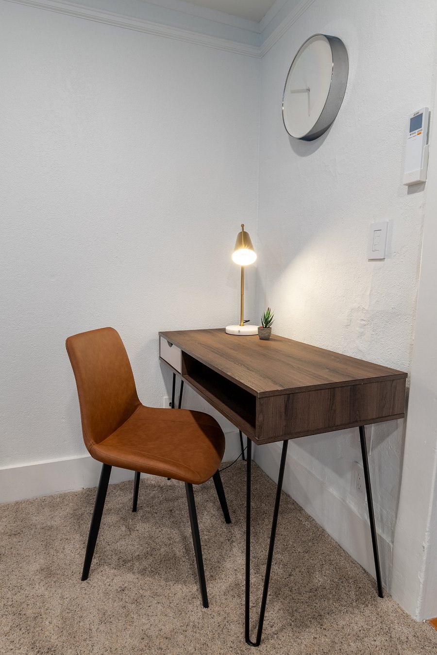 Dedicated workspace, equipped with a comfortable chair and desk. Fast internet available throughout the home.