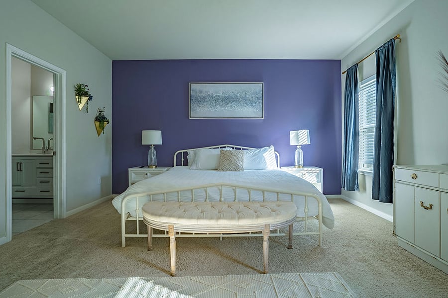 Primary bedroom (1st floor)