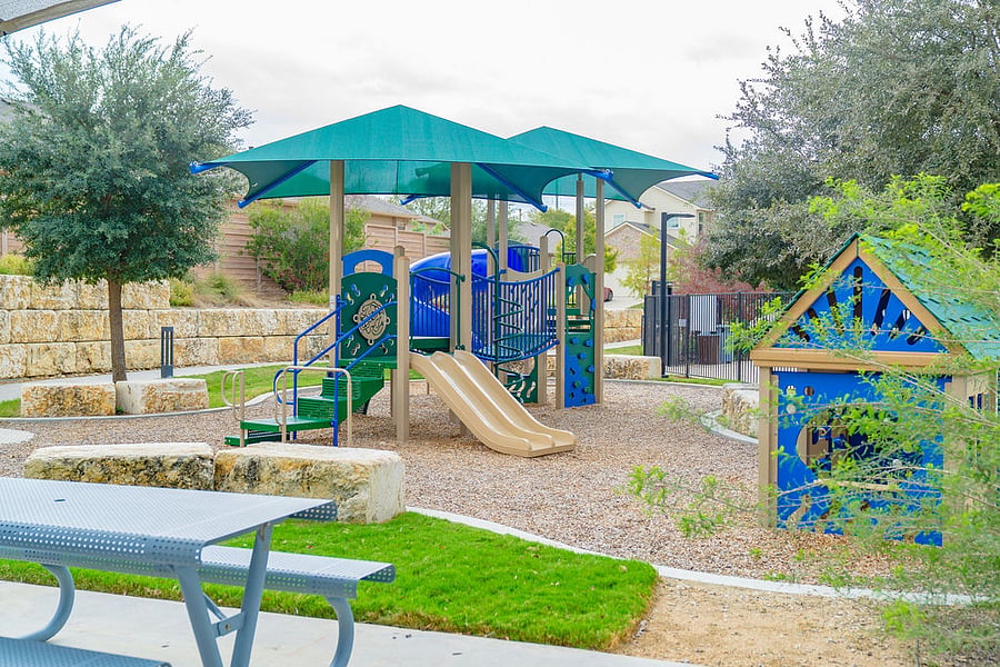 Neighborhood park within walking distance