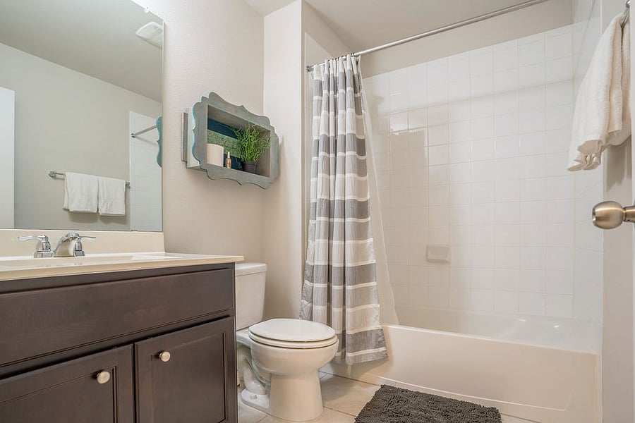 2nd floor full bath 