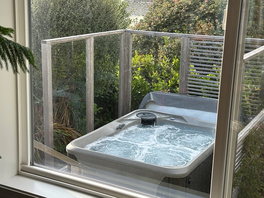 Hot tub