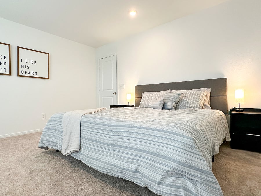 Master Bedroom with King size memory foam mattress