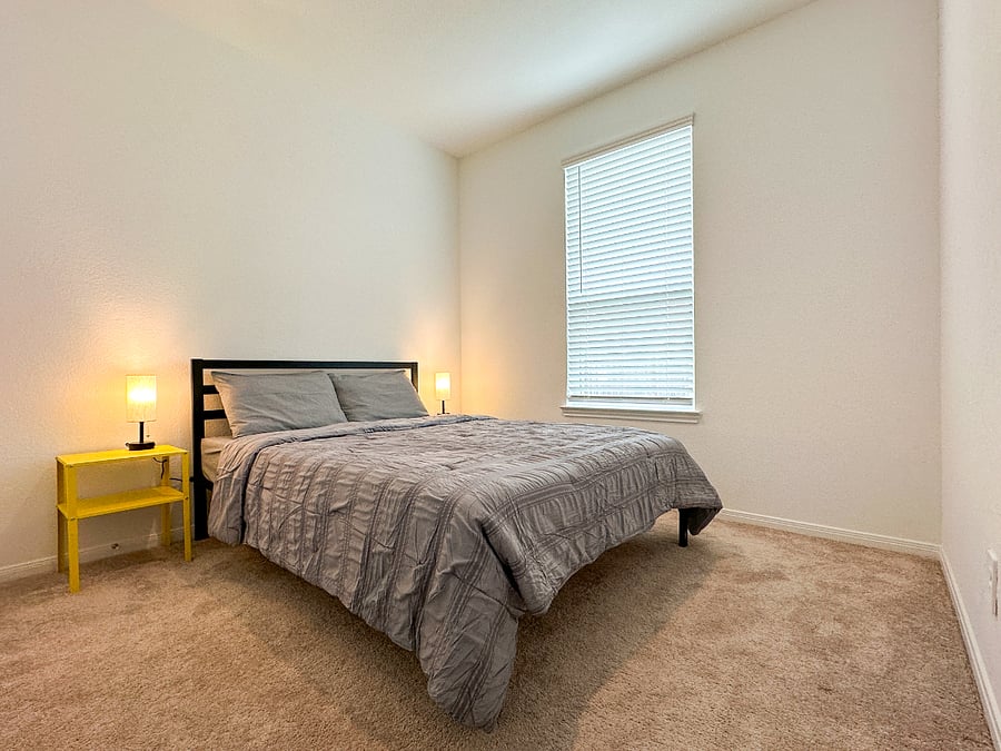 Ground Floor Bedroom with Queen Size Bed