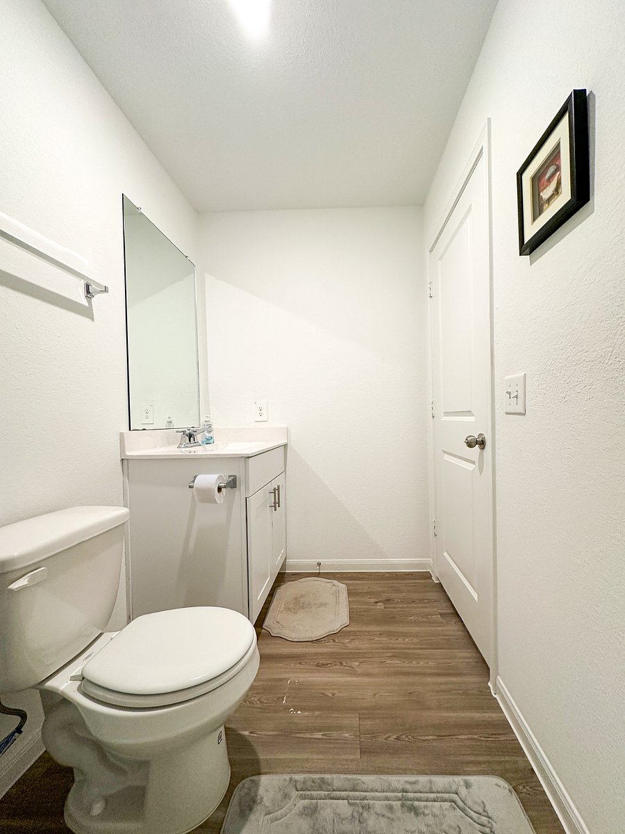 2nd Floor Shared Bathroom