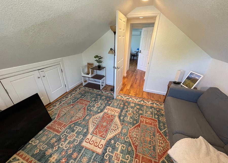 Extra room in loft, office/livingroom