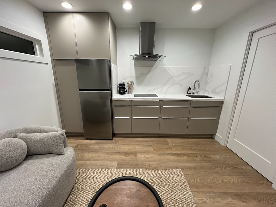 Modern kitchenette