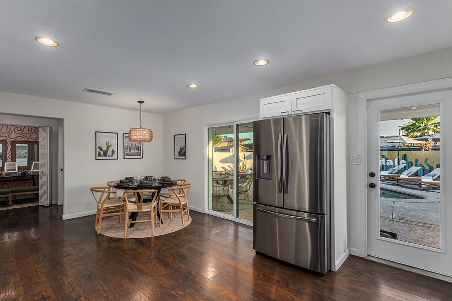 Fully Stocked Kitchen - Microwave, stove, oven, blender, bowls, plates, utensils, etc.