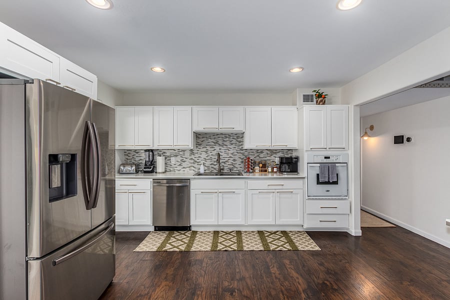 Fully Stocked Kitchen - Microwave, stove, oven, blender, bowls, plates, utensils, etc.